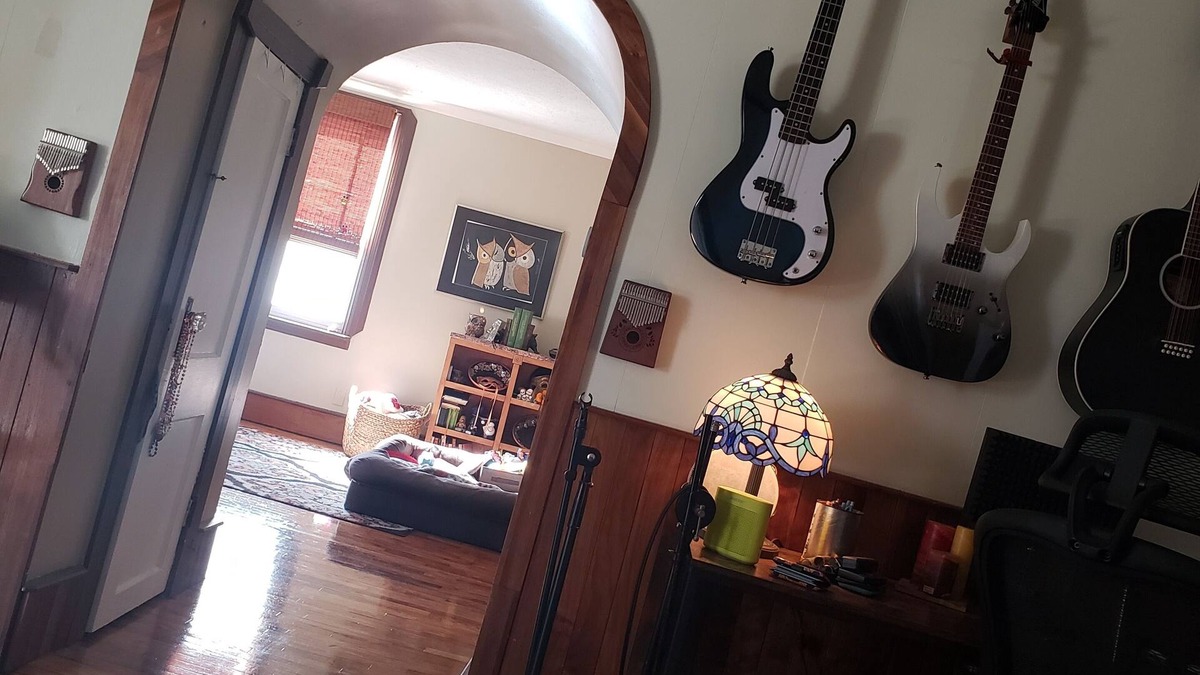 Nims Apartment | Musical Themed Duplex with Muskegon Lake Views