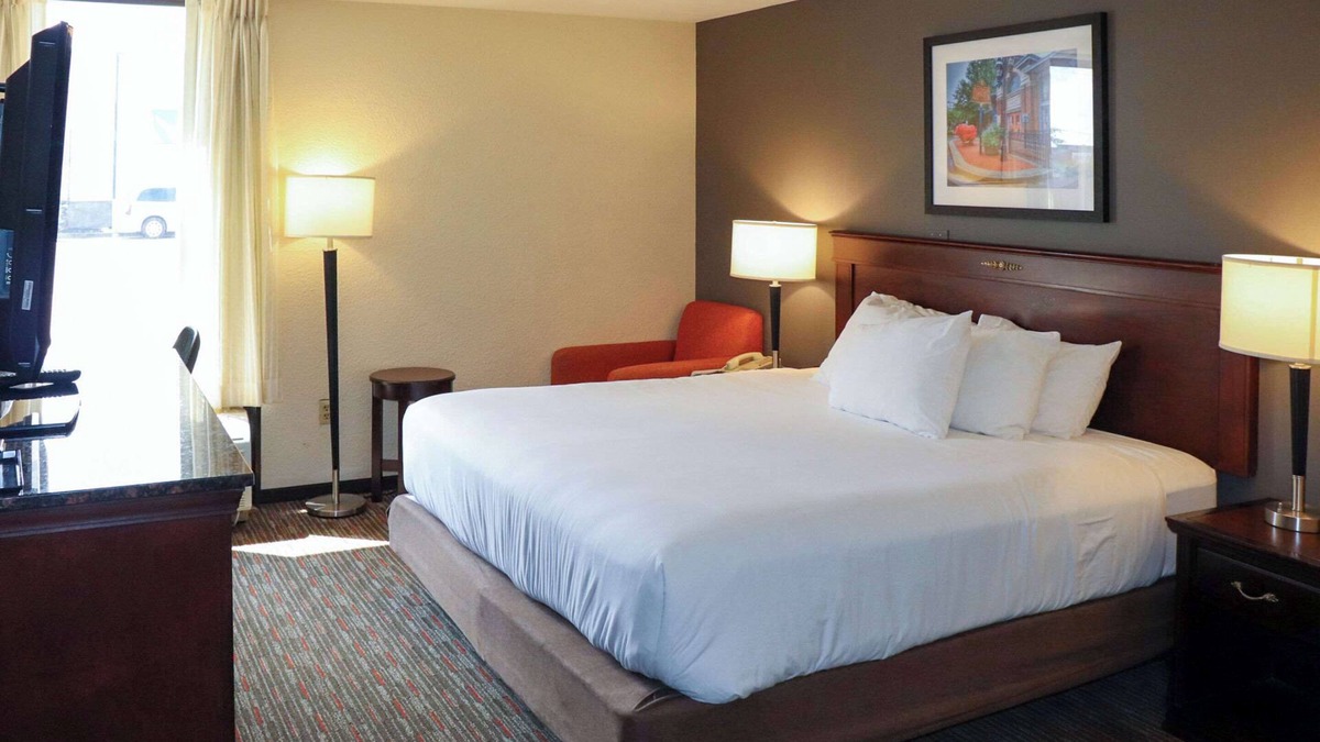 Paducah Hotel | Mustang Inn