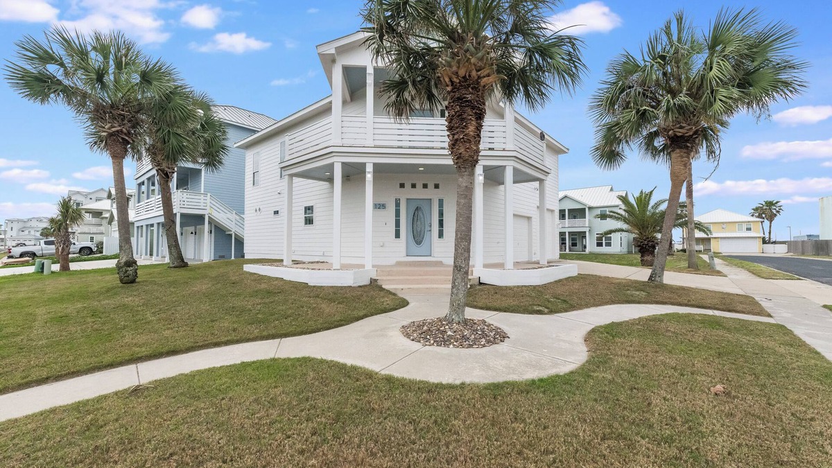 Port Aransas House | Mustang Island vacation home, access to beach & community pool