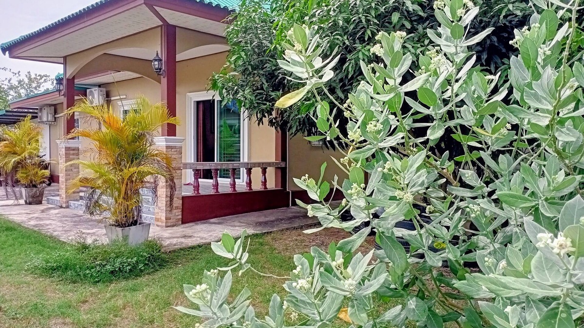 Nong Pla Lai Villa | My Home Pattaya cosy single house w/big garden. Pet Friendly!