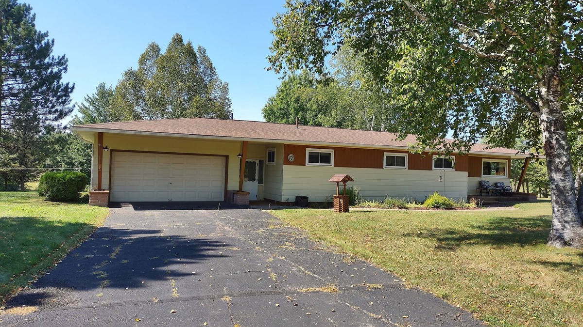 Republic House | My Mother's House - A quiet home on the Michigamme River