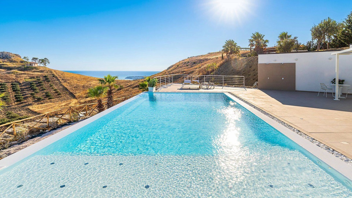 Cattolica Eraclea Villa | My Rental Homes - Villa Montallegro with pool with whirlpool e panoramic terraces