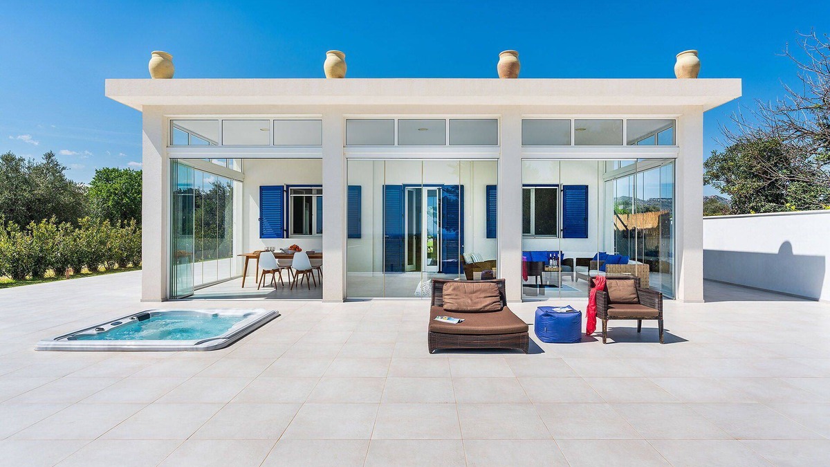 Gallina Villa | My Rental Homes - Villa Betty few steps away from a lovely bay easily reached on foot