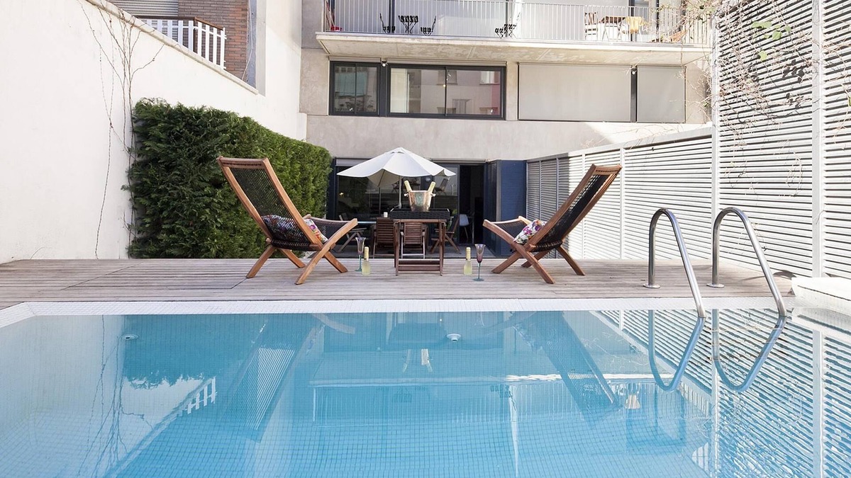 Sant Gervasi Apartment | My Space Barcelona: 2 Apartments with Private Pool in Sant Gervasi for 20 people