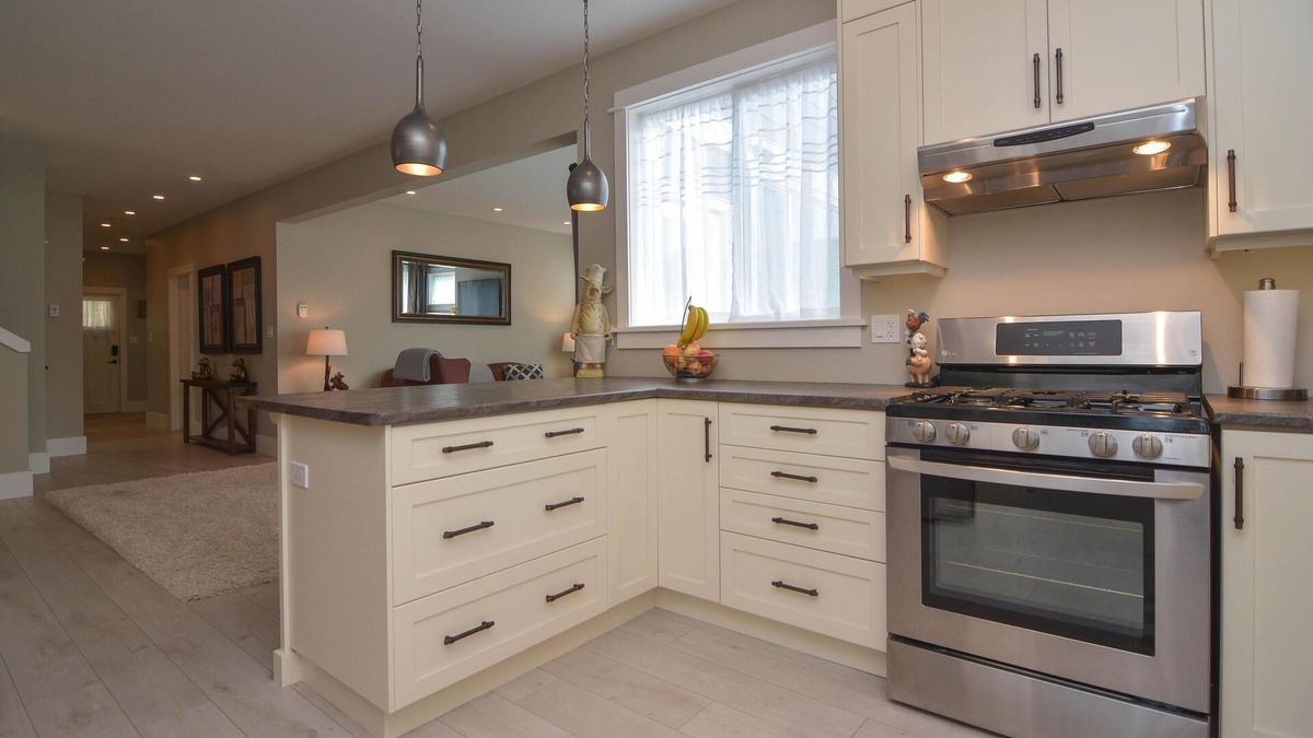 Comox House | My Time Getaway - All Year Destination, Skiing, Fishing, Golfing and Lots More!