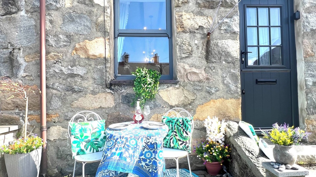 Trefor Cottage | Mynydd a Mor, Mountains and Sea, Llyn Peninsula, North Wales cottage.