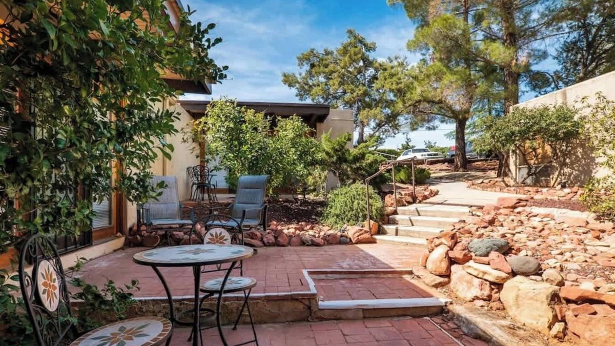 West Sedona Condo | Myrinn – Garden Patio Near Trails & Sunset Park