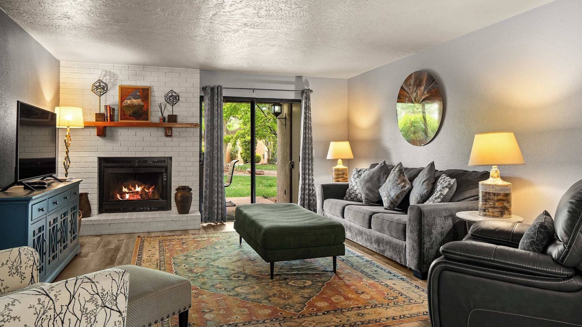 Oak Creek Condo | Myrinn – Near Red Rock Trails, Vortex & Patio