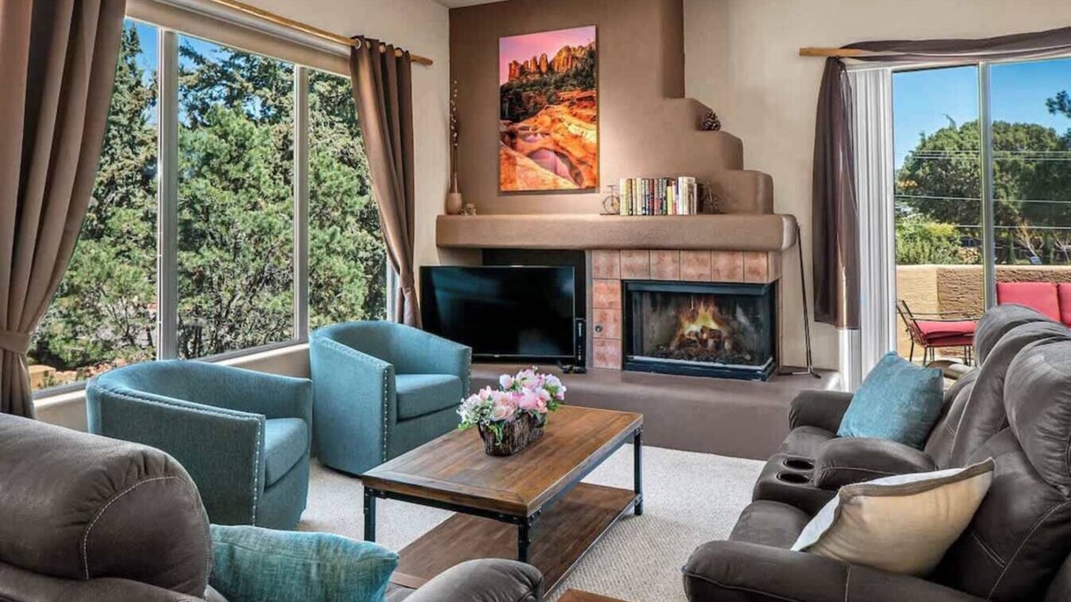 West Sedona House | Myrinn – Perfect Base for Hiking & Trails, Hot Tub