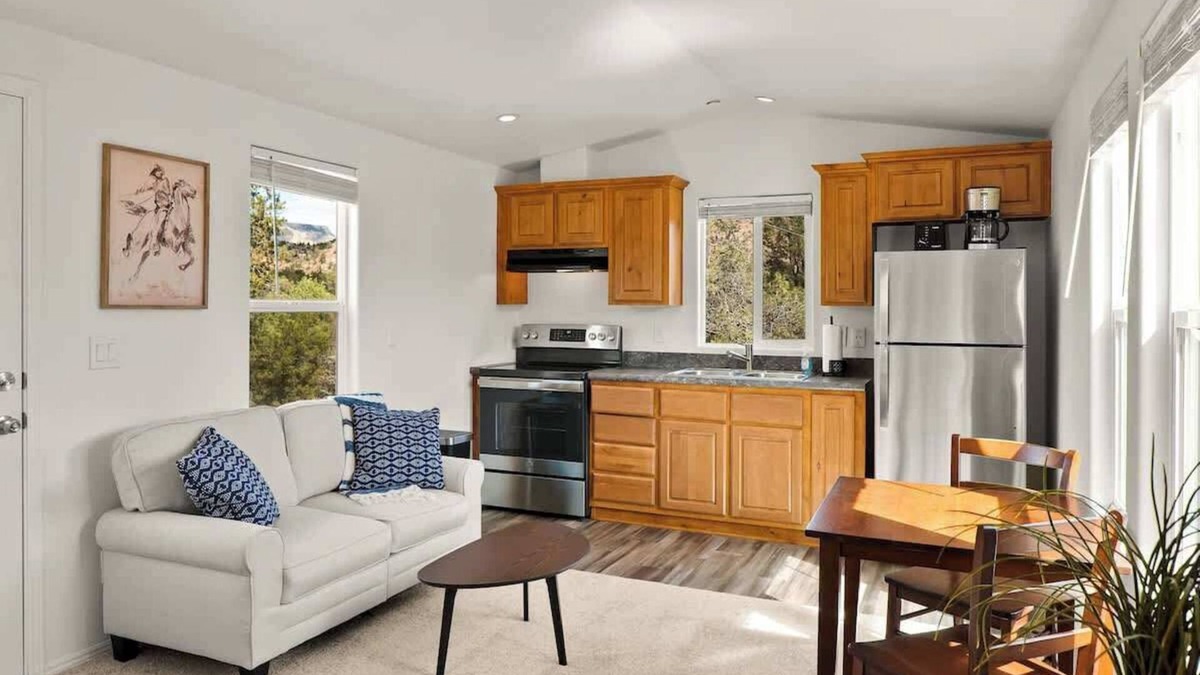 West Sedona House | Myrinn – Private Escape w/Red Rock Views & Trails