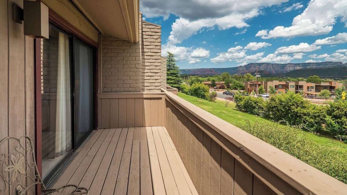 West Sedona Apartment | Myrinn – Scenic Views w/Patio & Balcony