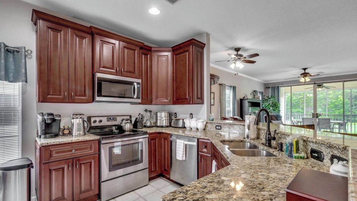 Red Hill Condo | Myrtle Beach Legends Golf Condo, on course! 3BR/2BA, pool, hot tub, and tennis.