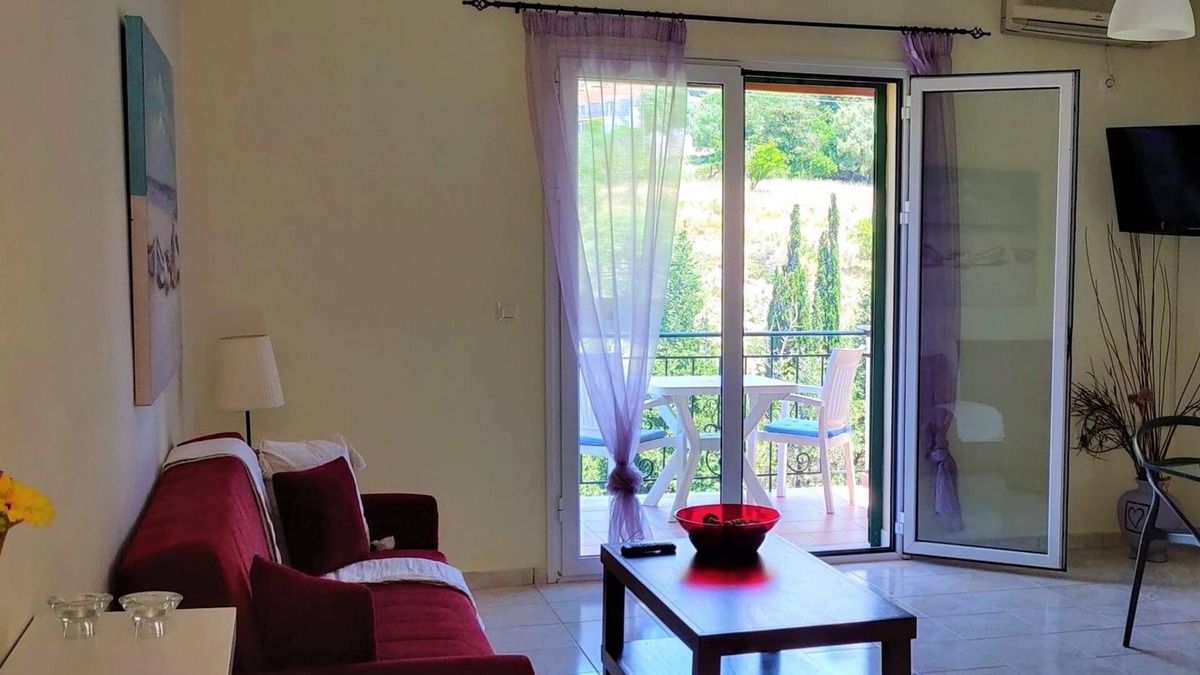 Dhrakata Apartment | Myrtos Cottages Euterpi
