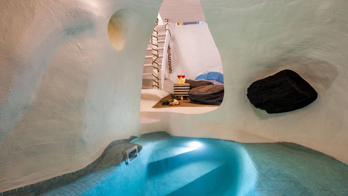 Messaria Villa | Mystagoge Retreat with subterranean pool/jacuzzi