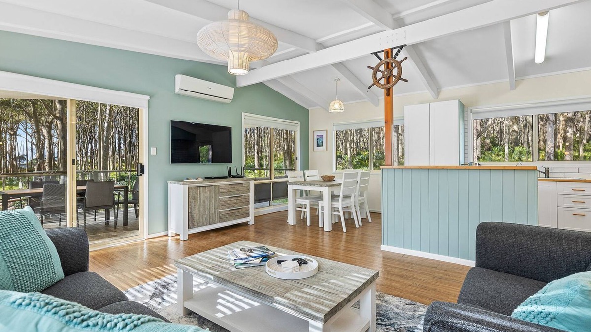 Mystery Bay House | Mystery Bay Retreat - Bush Front Coastal Stay