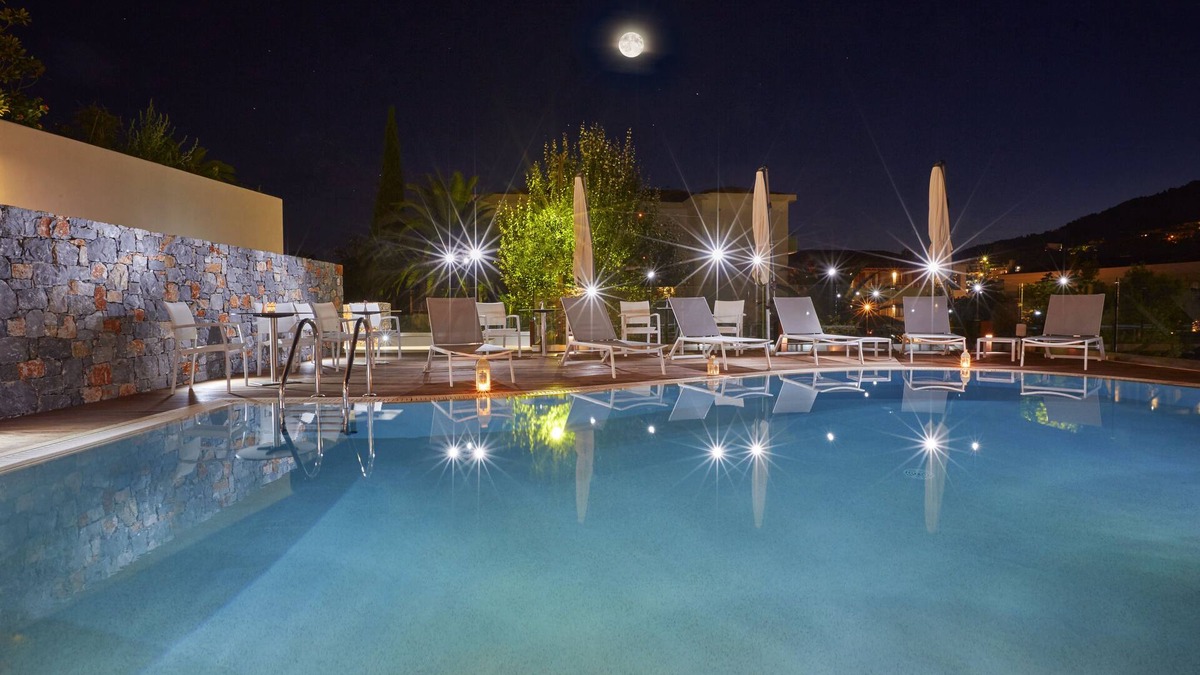 Skiathos Town Hotel | Mystery Skiathos Luxury Residence