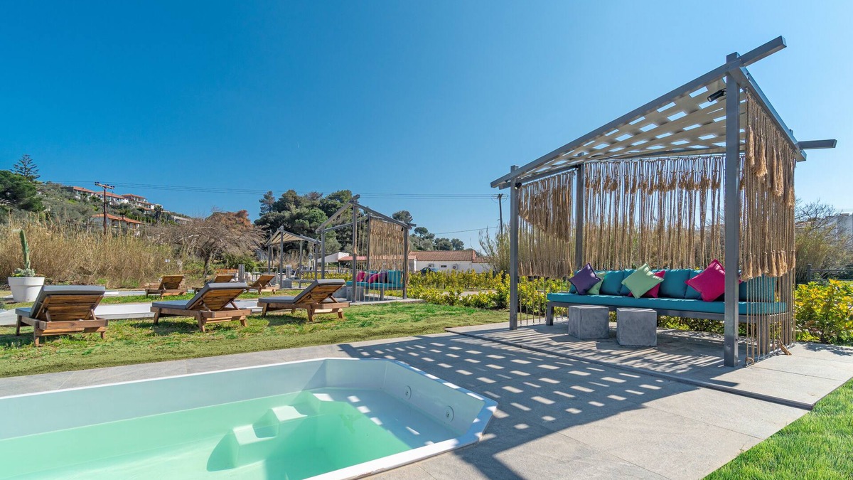 Troulos Apartment | Mythos Luxury Villa-Skiathos