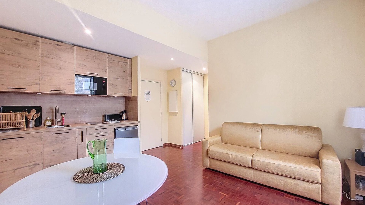 Jean-Medecin Apartment | N&J - KRIBI - Central