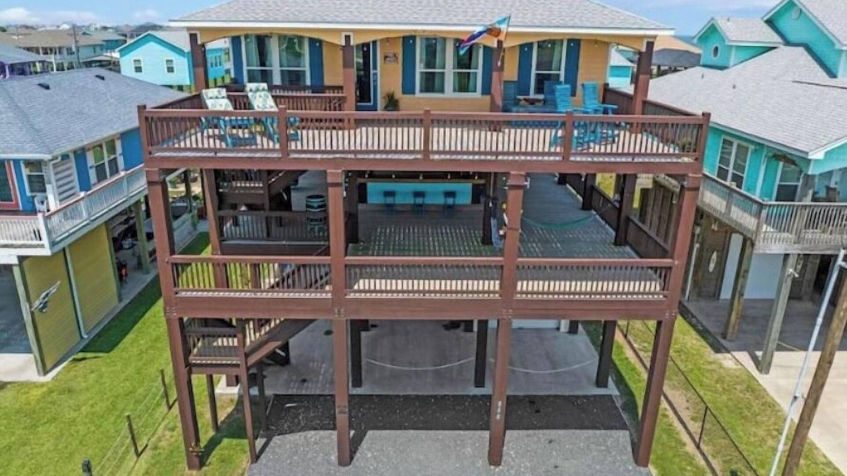 Crystal Beach House | n4B3B Sleeps 12, Hot Tub, Golf Cart, Ocean View, Elevator, Huge Covered Deck,