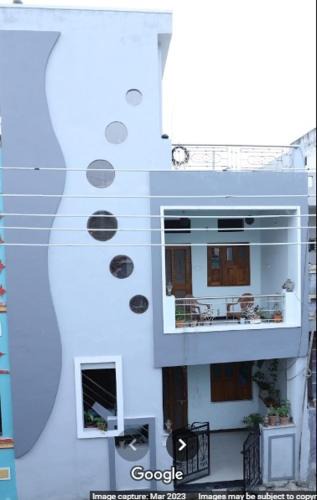 Maheshwar Apartment | Nadiya Kinare