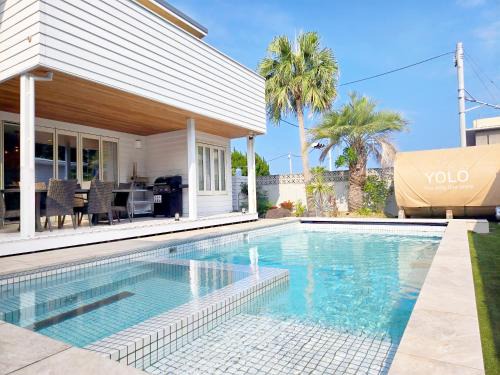 Aoshima Villa | Naminoma Blue 青島