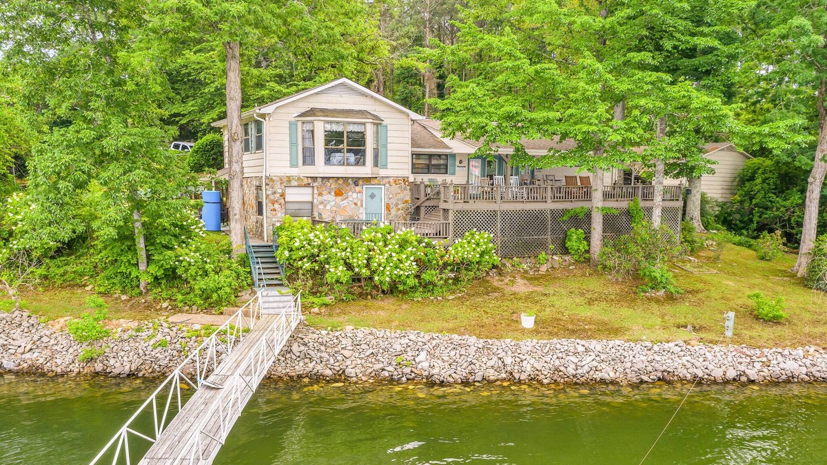 Jasper House | Nana's Lakehouse: 3 BR, 3 BA House in Jasper, Sleeps 10