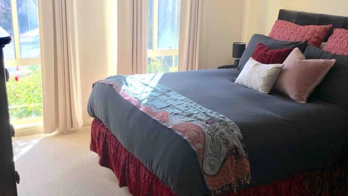 Kangaroo Flat House | "Nana’s Place" | Charming Family Home | Bushwalks