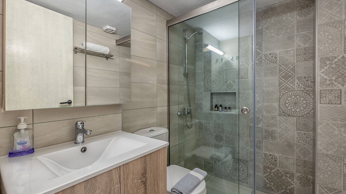 Karteros Apartment | Nancy Chara relaxing apartment semi floor