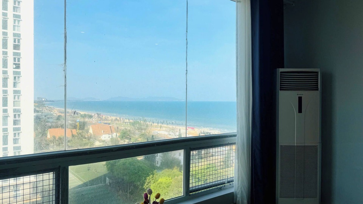 Thang Tam Apartment | Nancy seaview back beach condotel cozzy and huge apartment