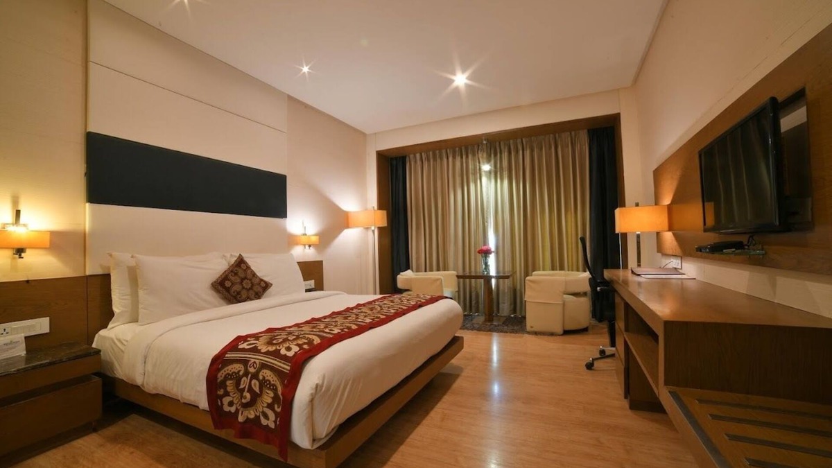 Bhat Hotel | Narayani Heights Hotel and Resort