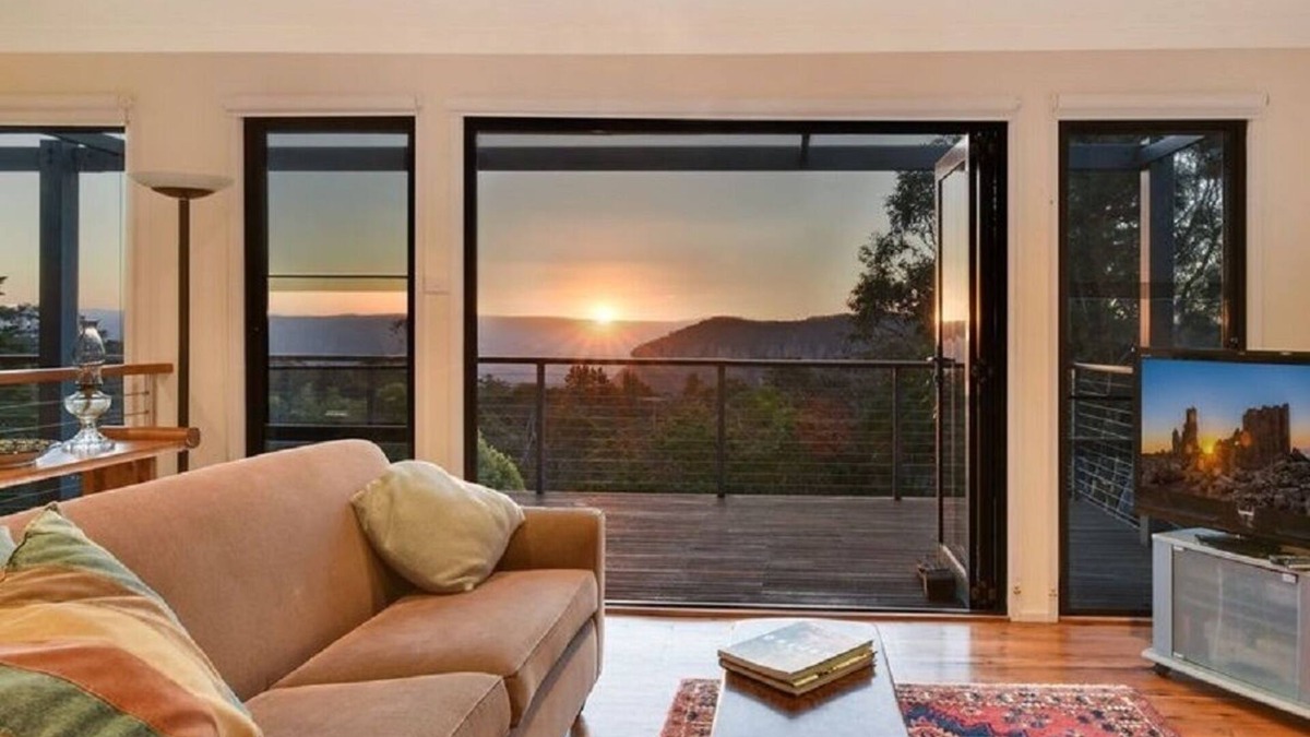 Katoomba House | Narrow Neck Views - Spacious Mountains Home with Stunning Views!