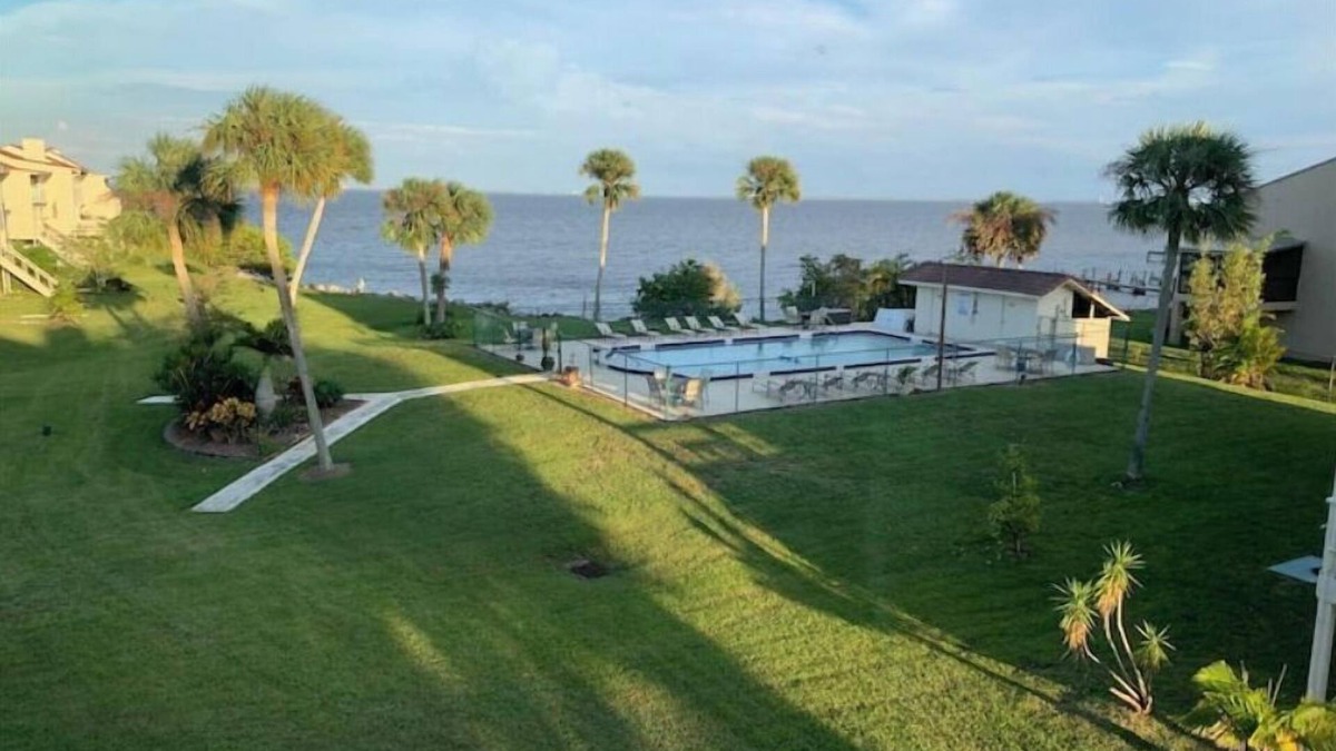 Titusville House | NASA Space X Indian River Wildlife.