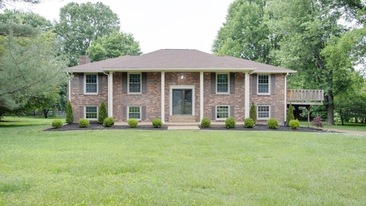 Green Hill House | Nashville Adjacent & Peaceful!