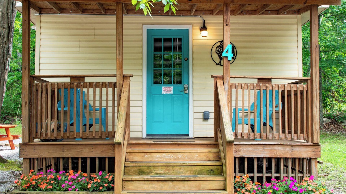 Kedron Cabin | Nashville, Franklin, Brentwood, Spring Hill - Rustic Cabin 4 CAMPERS RV PARK
