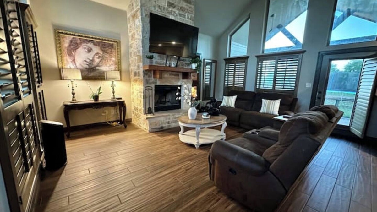 Amistad National Recreational Area House | Nasworthy Rustic Home