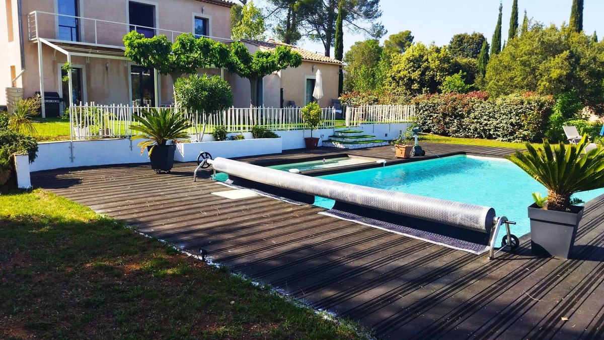 Sillans-la Cascade Villa | Nature et Tourisme. Great and comfortable villa with 4 bedrooms and 4 bathrooms