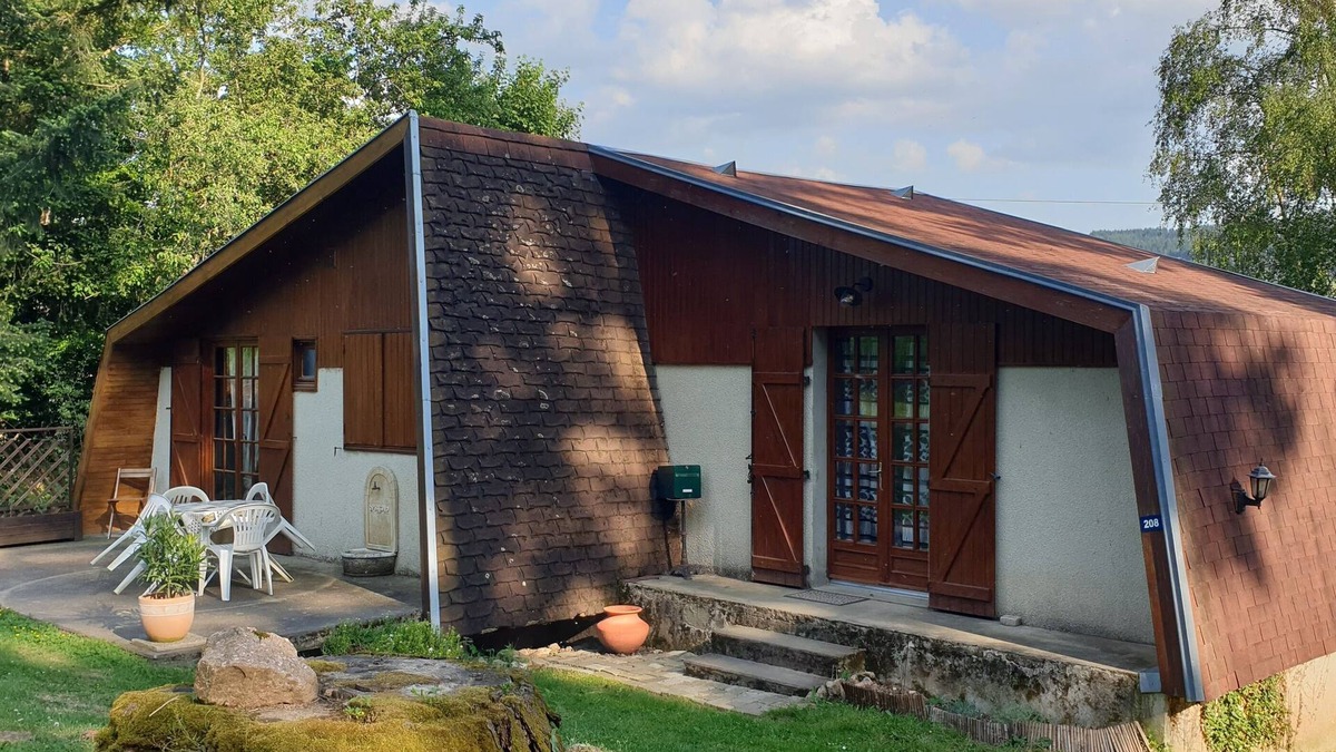 Belmont-de-la-Loire Ski Chalet | Nature getaway at Chalet Montaigu