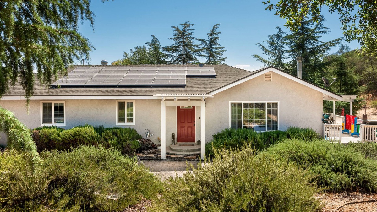 Ramona House | Nature Getaway with Game Room, Fire pit & Hot tub