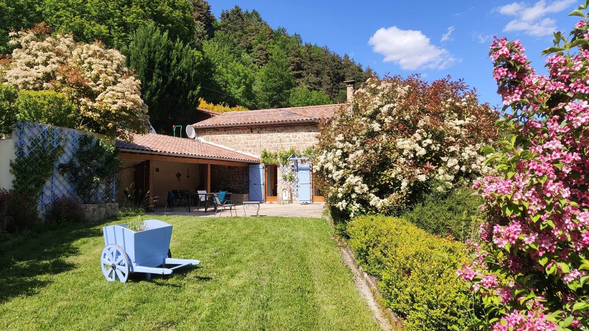 Saint-Prix House | Nature house in the Monts d'Ardèche with sauna, cabin and river