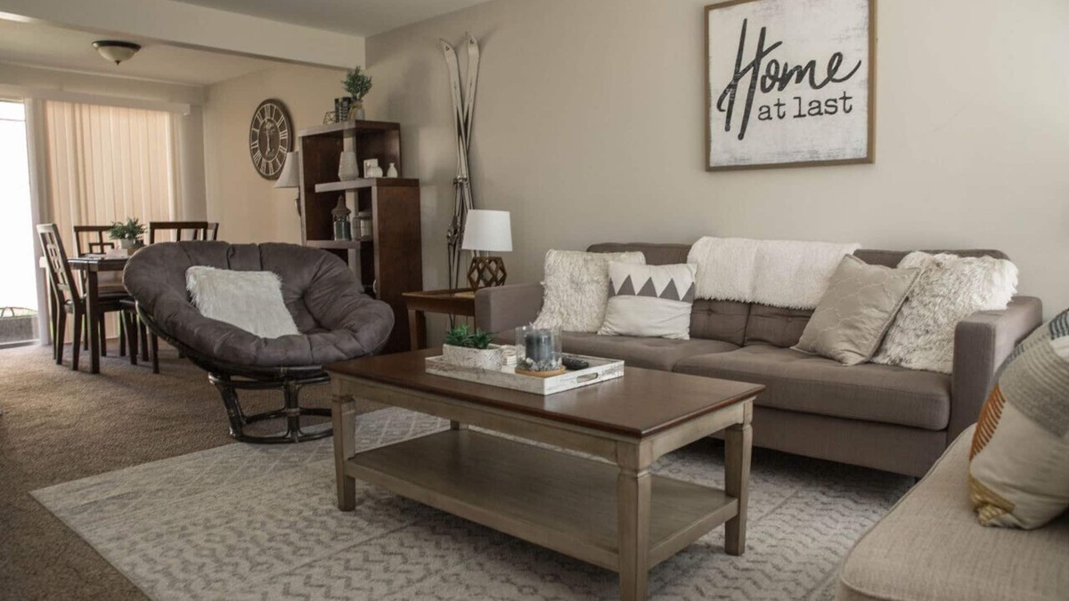 Millcreek House | Nature lovers enjoy mountains & cozy home retreat
