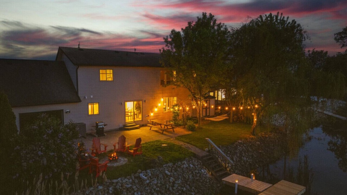 Kingsville Cottage | Nature Oasis: Waterfront, pet friendly, kayaks, SUPs, dock, amenities galore