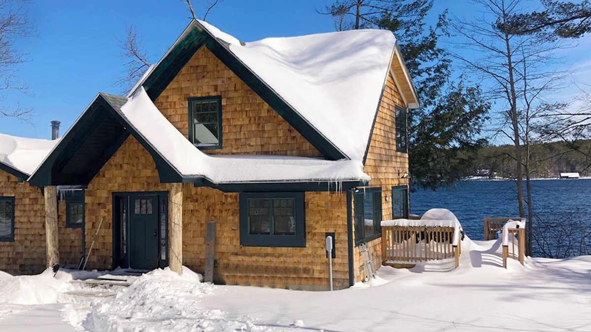 Bridgton Cabin | Nature pure. Lakeside cabin near skiing and the charming town of Bridgton.