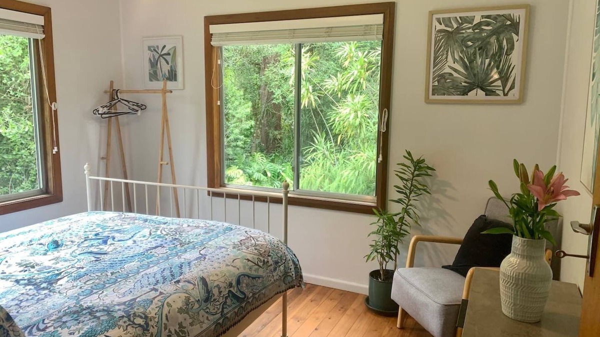 Falls Creek Cottage | Nature retreat : 10m to Huskisson & beaches