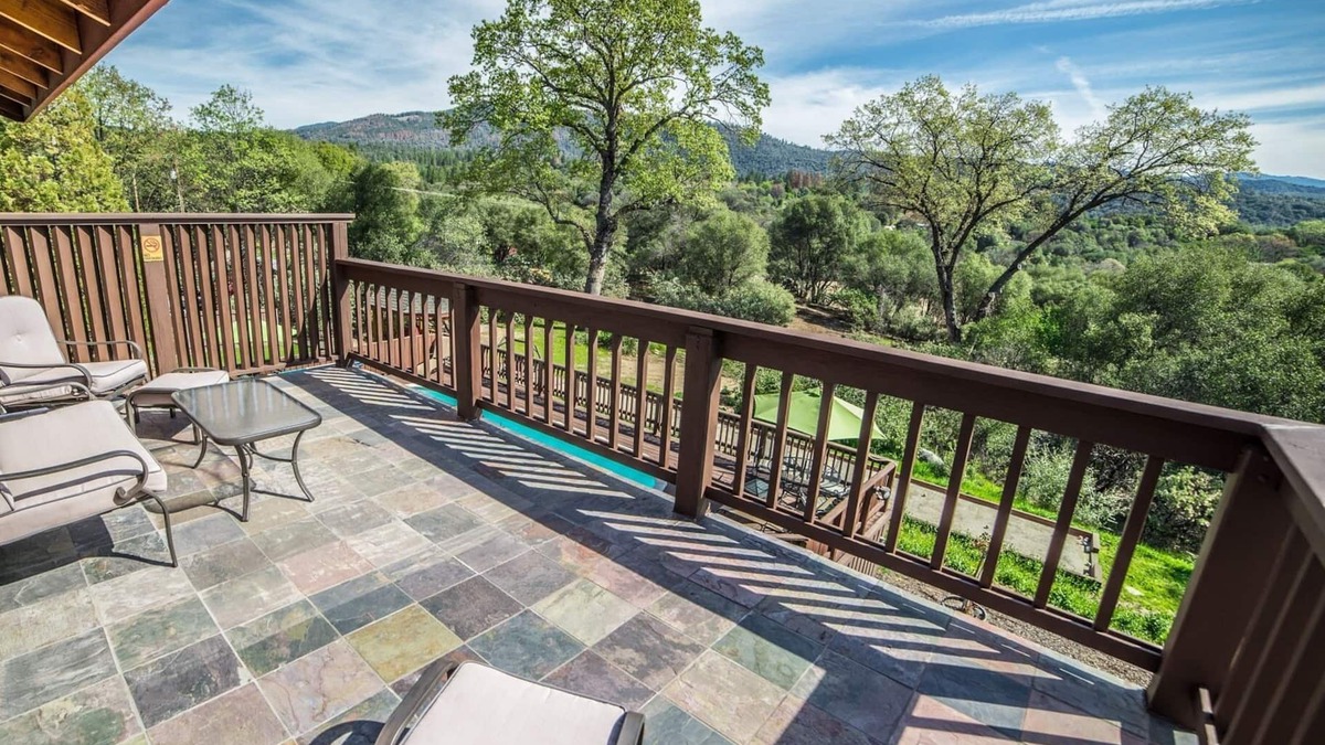 Ahwahnee Bed & Breakfast | Nature's Inn Bed and Breakfast