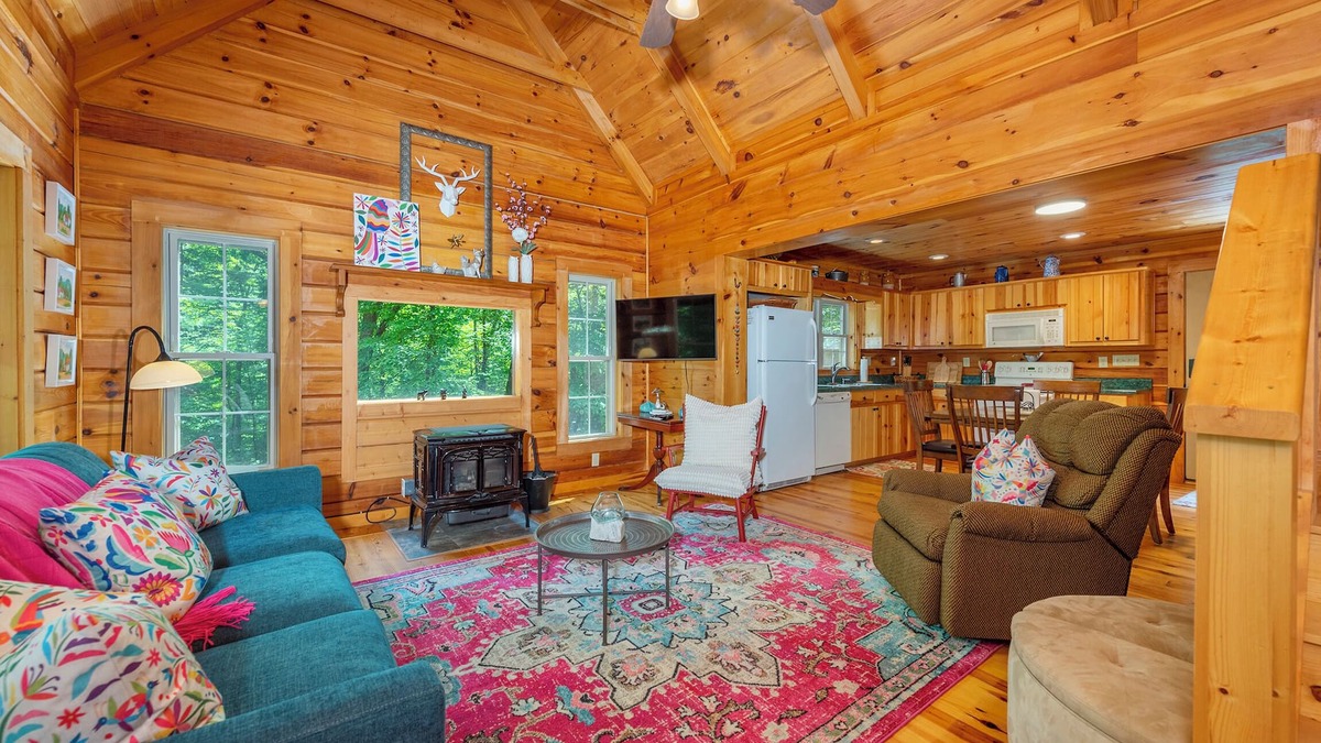 Old Fort Cabin | Nature's Nook Cabin | Fire Pit, Pet Friendly & Community Waterfall!