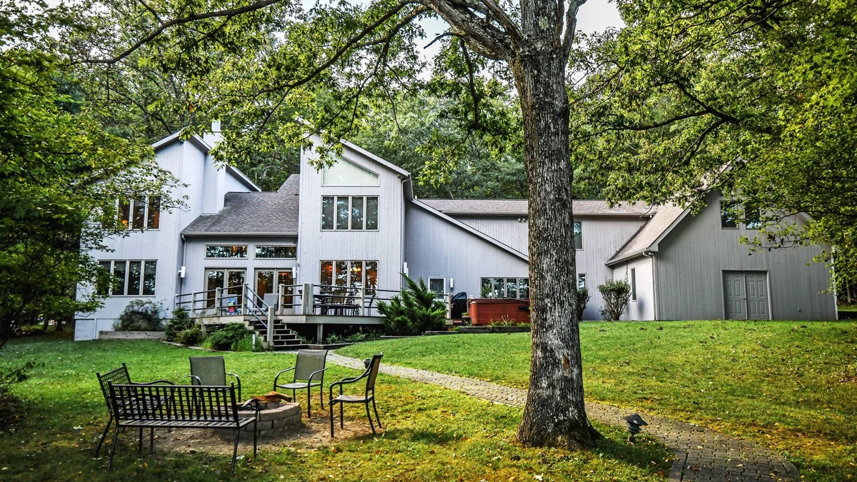 Blakeslee House | Nature's Retreat | Private Dock, Community Pool!