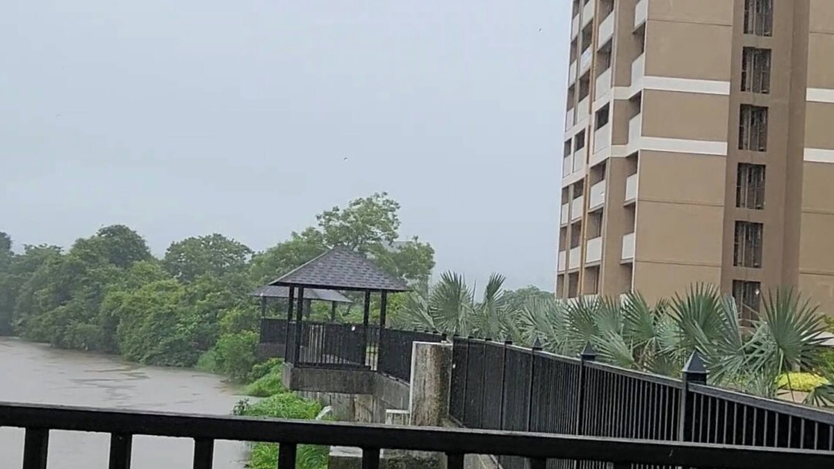 New Panvel East Apartment | Nature vibes