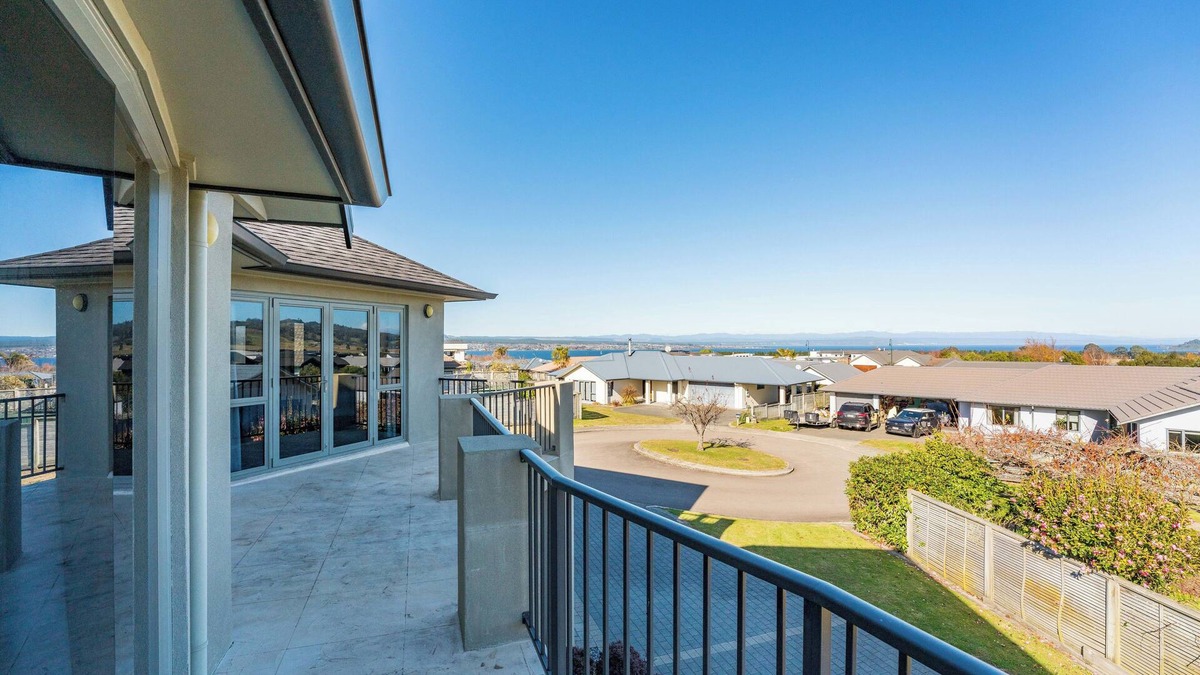 Nukuhau House | Nature Vistas - Lake Taupo Holiday Home