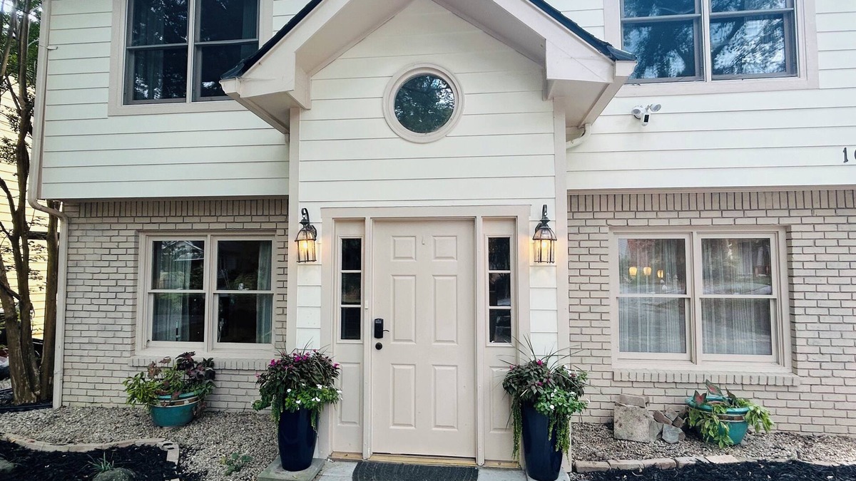 Buckhead House | Nature’s paradise in Metro Atlanta: 3-bedroom house in Brookhaven/Buckhead