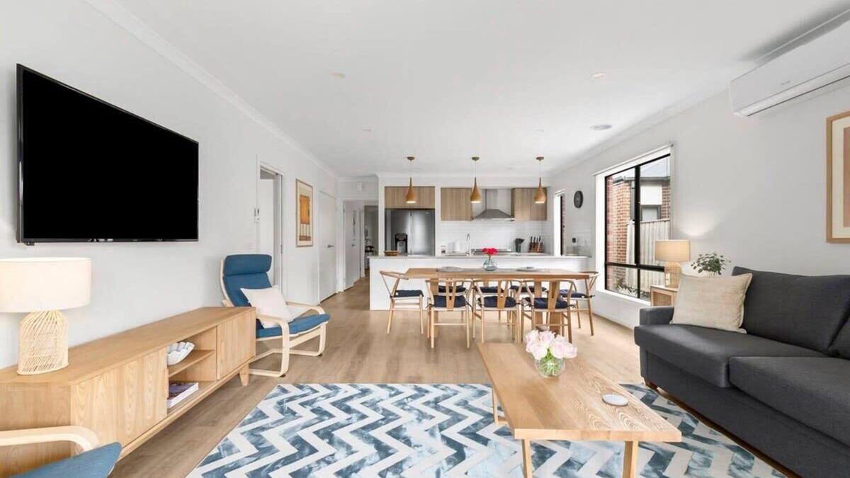 Armstrong Creek House | Natures Way I Geelong n Surf Coast Family Home